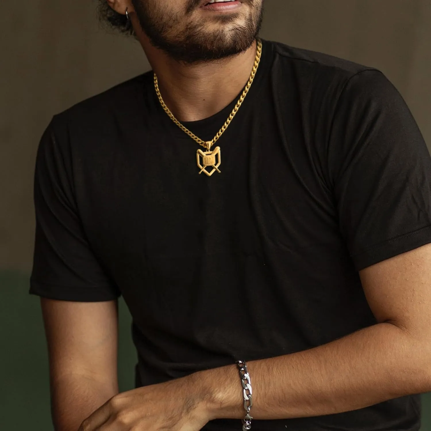 AMITER Baseball Necklace with A-Z Letter, Personalized Baseball Bat & Shield Pendant Necklace for Men, 22 2 inch Chain, 18K Gold Painted